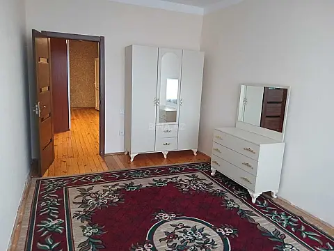 Kirayə verilir 3 otaqlı mənzil 125 m²