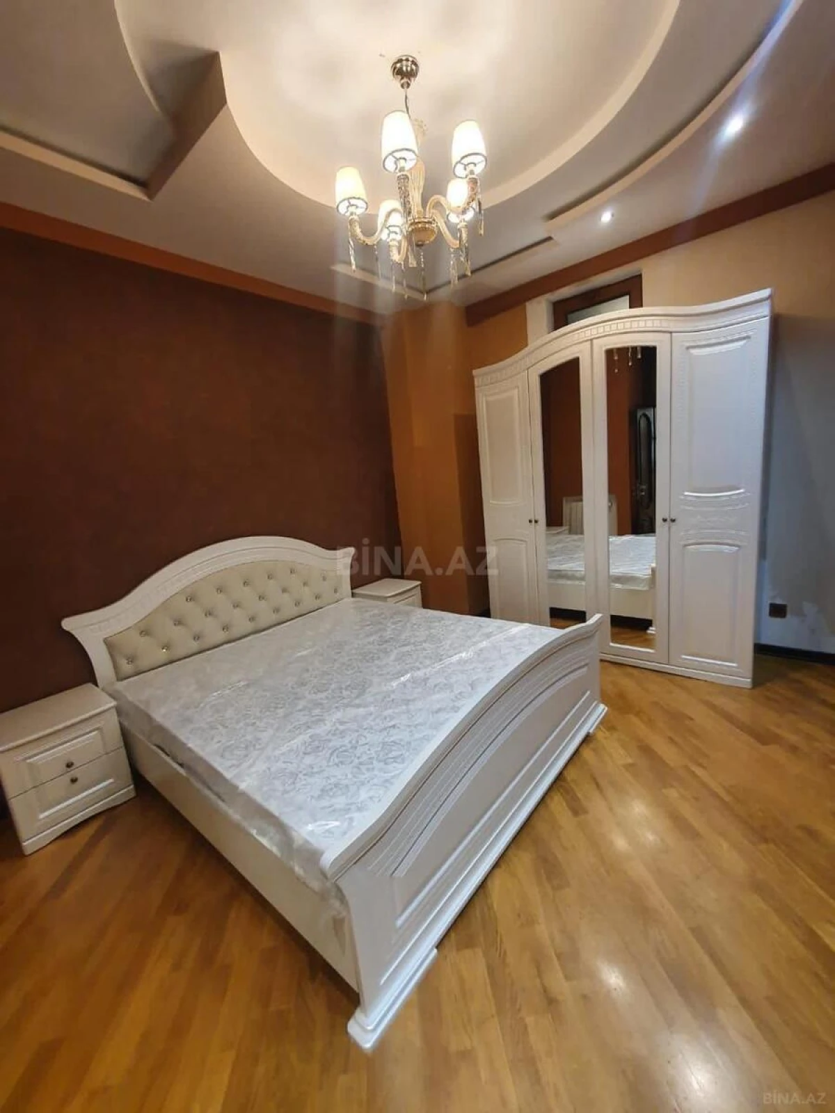 Satılır 2 otaqlı mənzil 74 m²