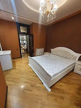Satılır 2 otaqlı mənzil 74 m²