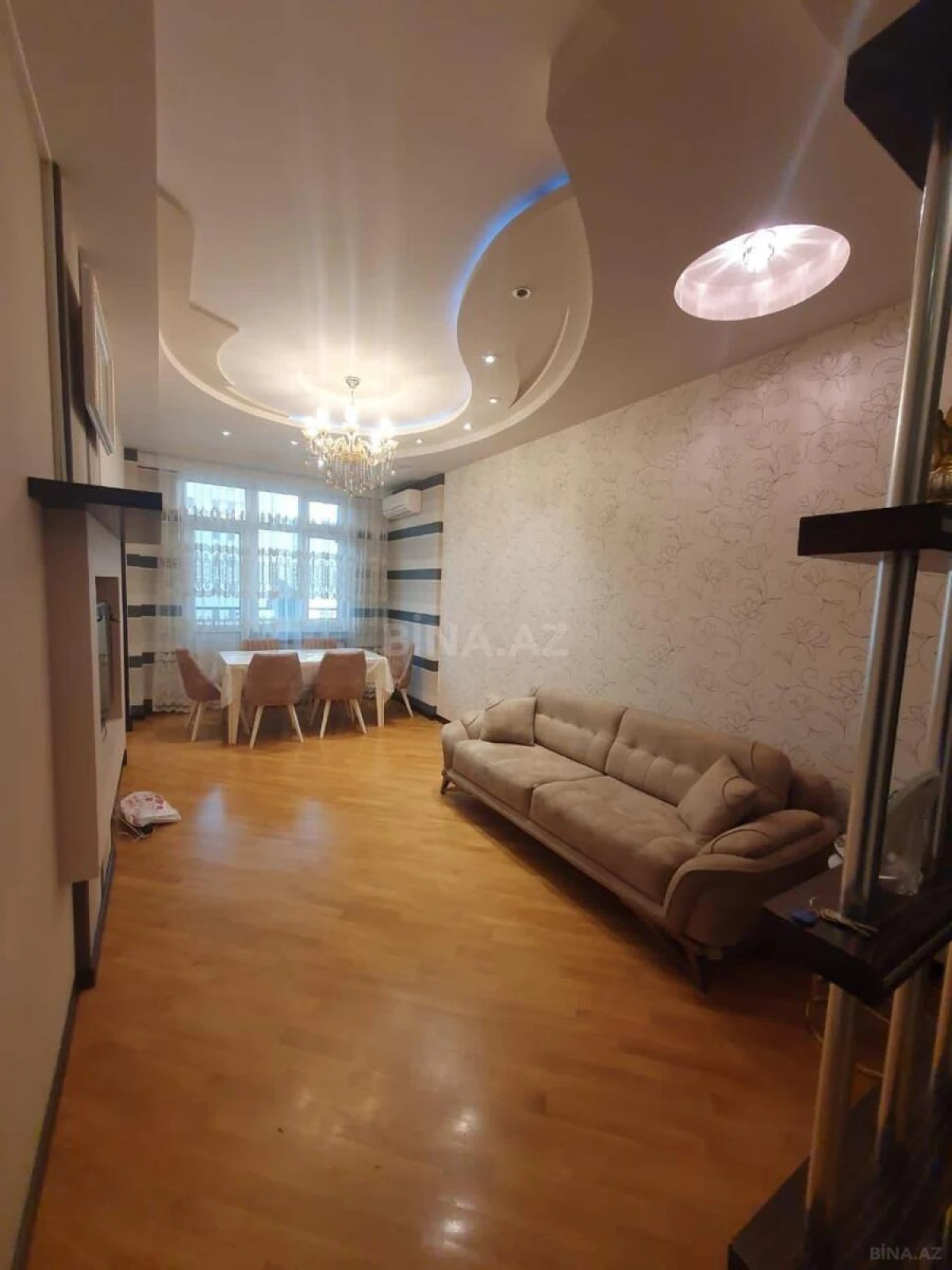 Satılır 2 otaqlı mənzil 74 m²