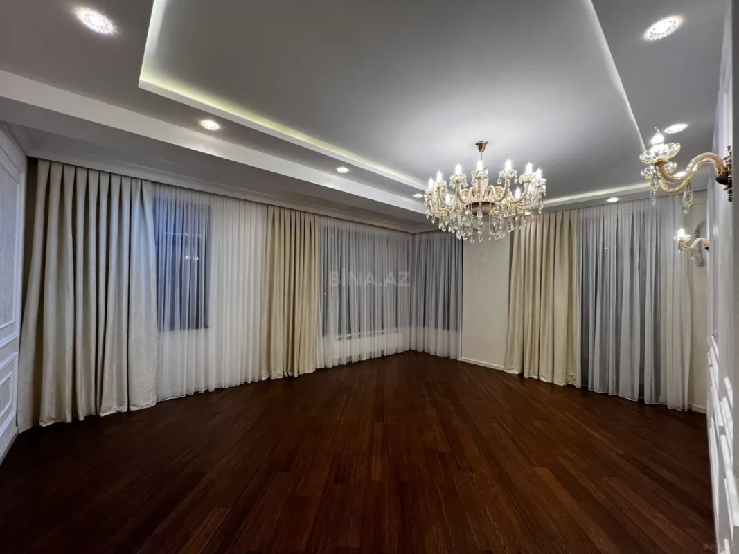Satılır 4 otaqlı mənzil 175 m²