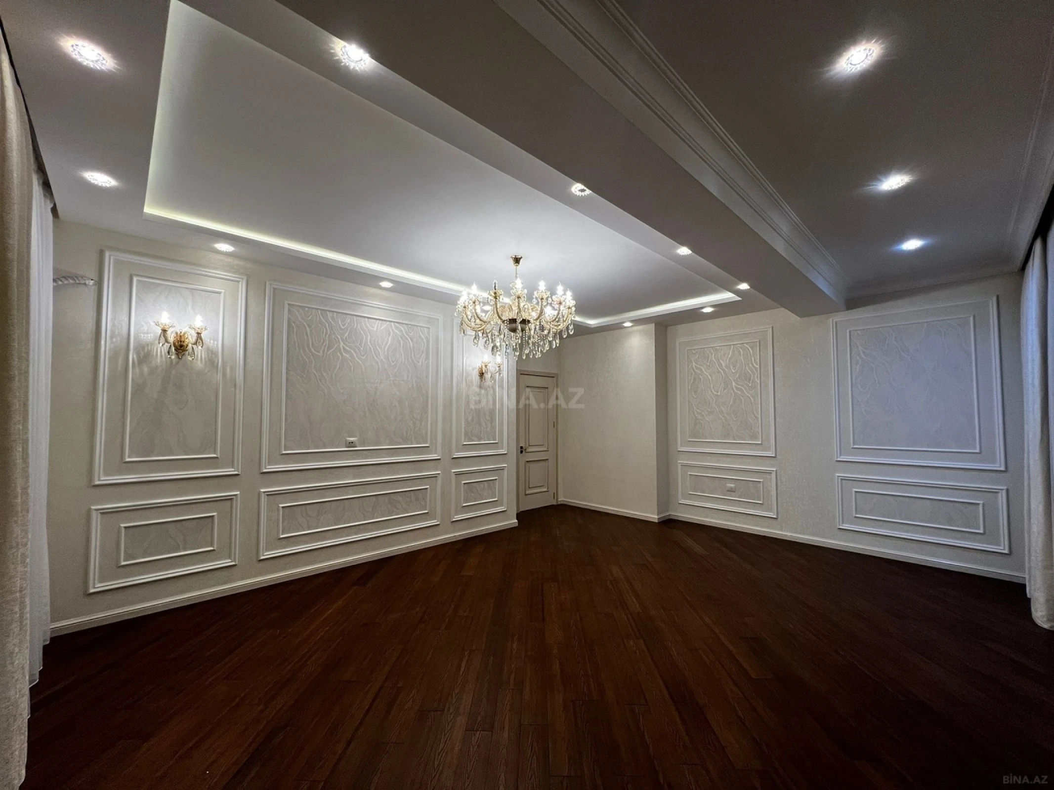 Satılır 4 otaqlı mənzil 175 m²