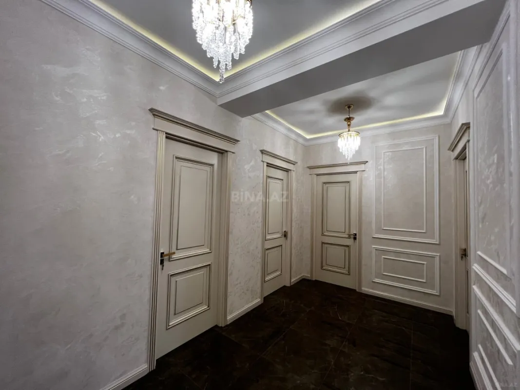 Satılır 4 otaqlı mənzil 175 m²