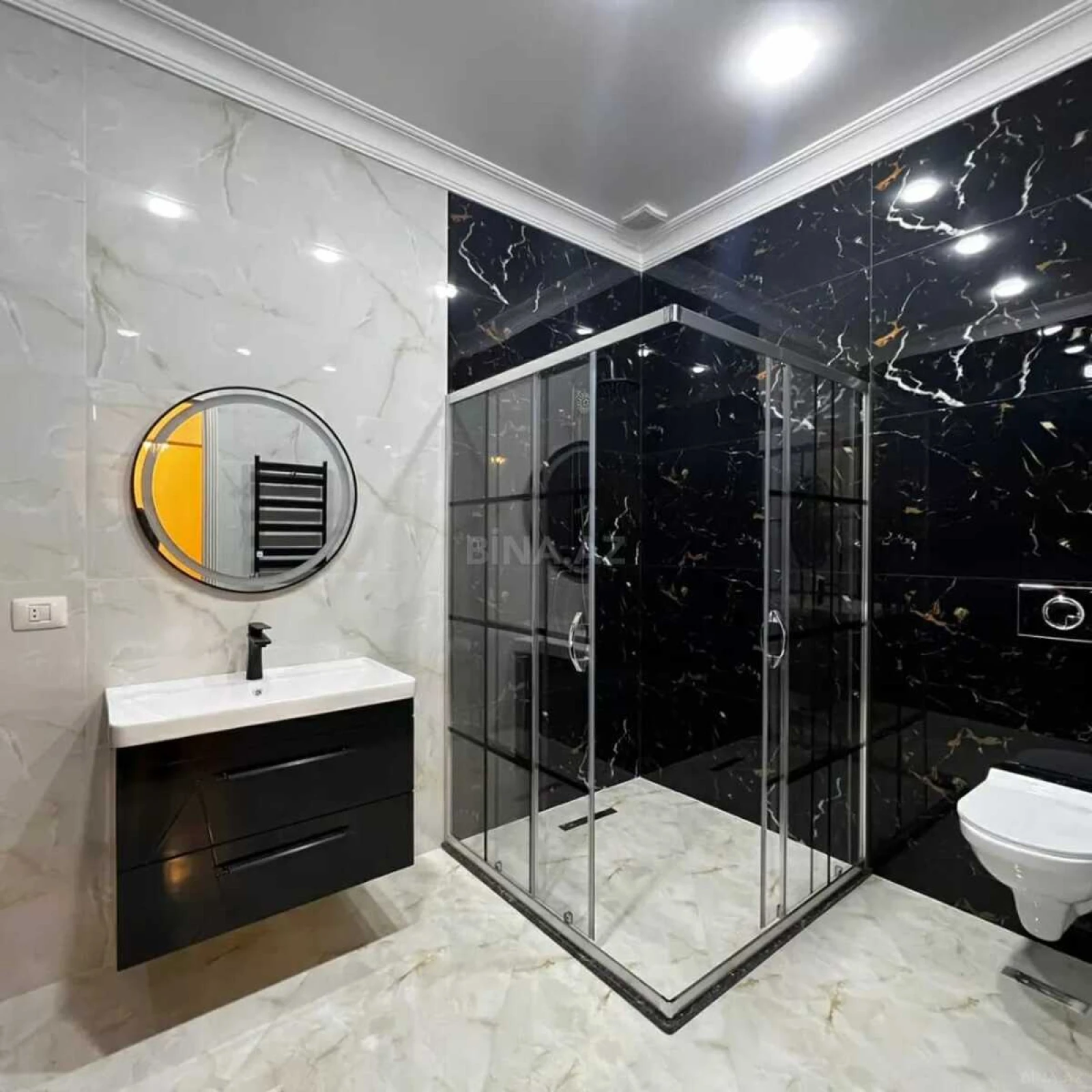 Satılır 4 otaqlı mənzil 175 m²