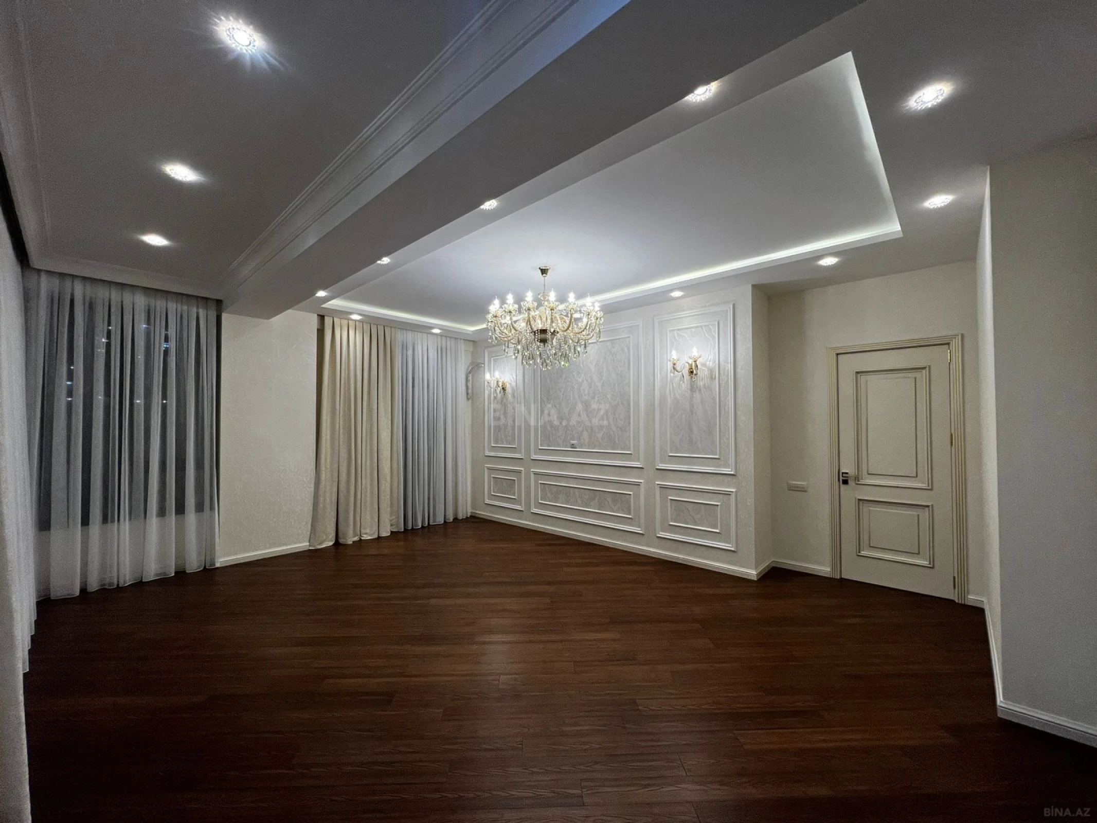 Satılır 4 otaqlı mənzil 175 m²