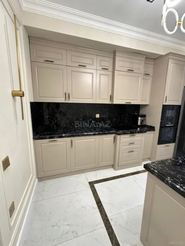 Satılır 3 otaqlı mənzil 112 m²