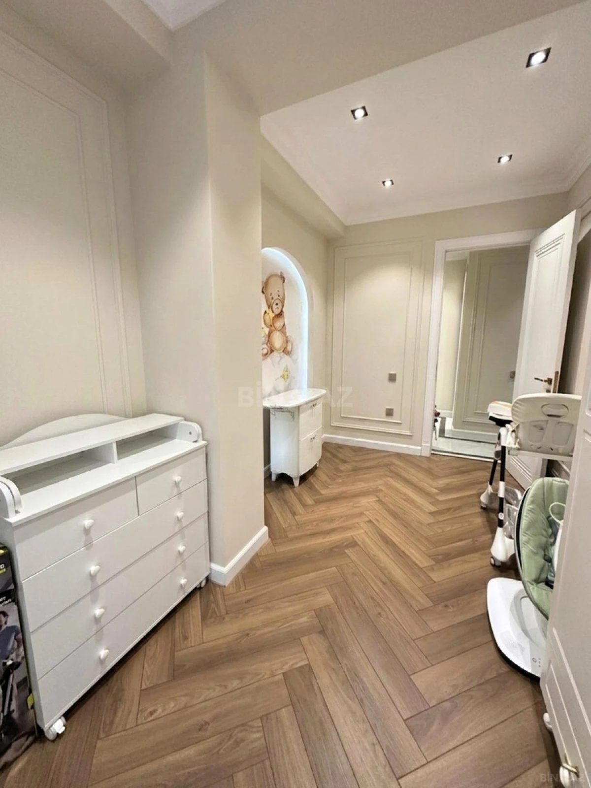 Satılır 3 otaqlı mənzil 112 m²