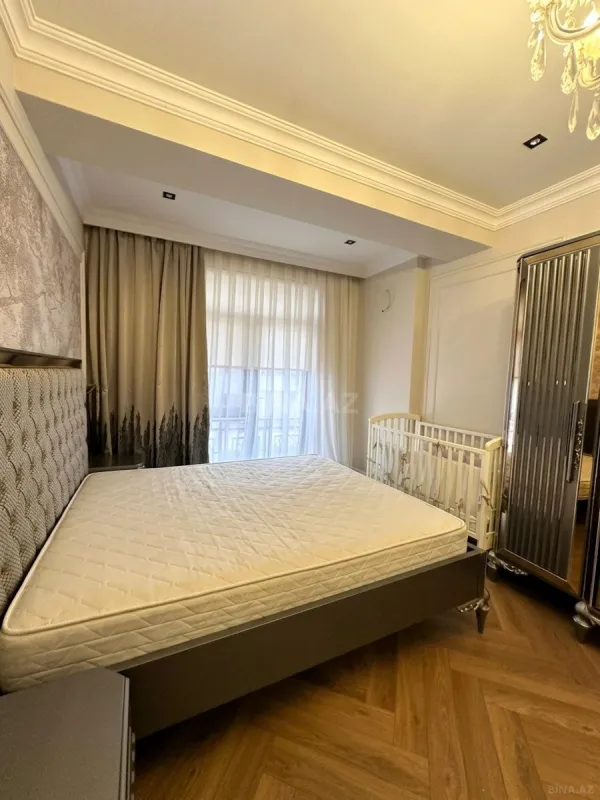 Satılır 3 otaqlı mənzil 112 m²
