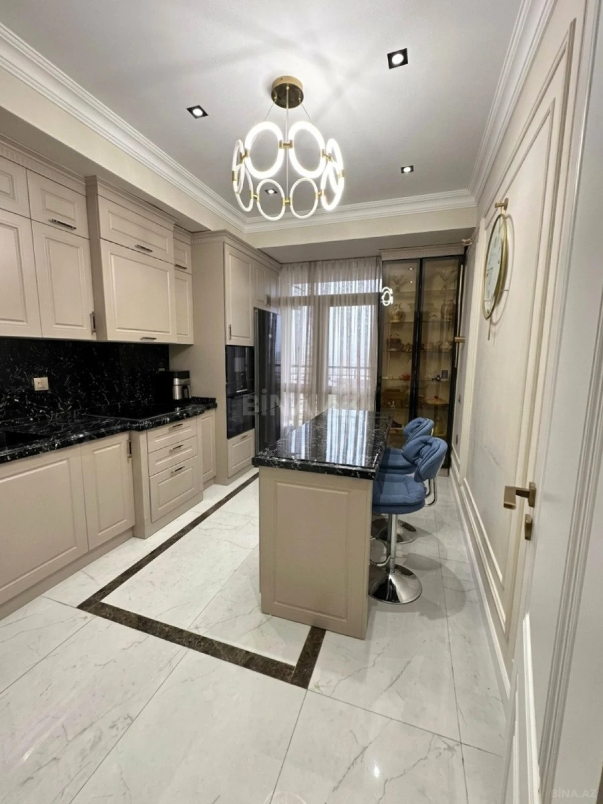 Satılır 3 otaqlı mənzil 112 m²