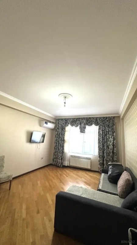 Kirayə verilir 2 otaqlı mənzil 60 m²