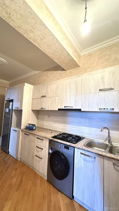 Kirayə verilir 2 otaqlı mənzil 60 m²