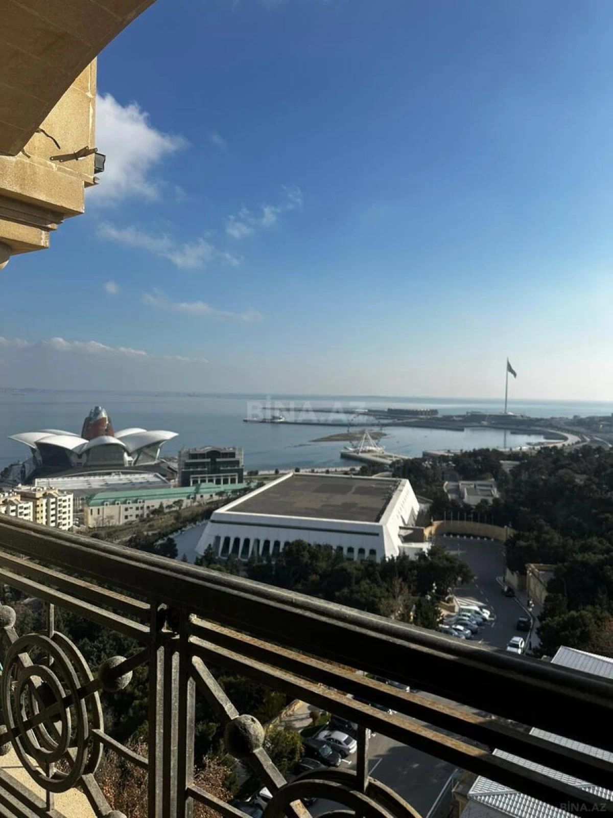 Kirayə verilir 2 otaqlı mənzil 130 m²