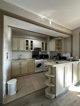 Kirayə verilir 2 otaqlı mənzil 130 m²