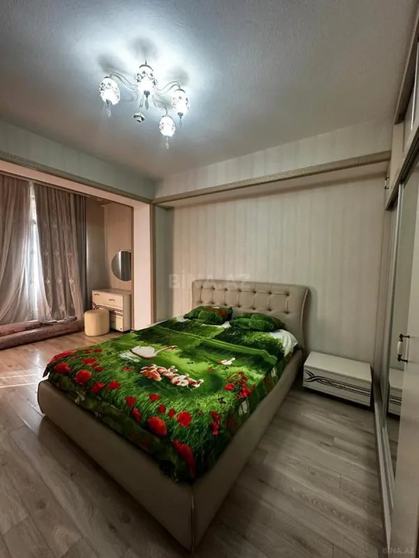 Kirayə verilir 2 otaqlı mənzil 130 m²