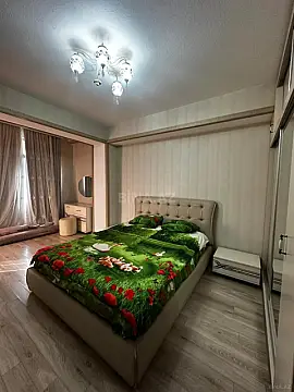 Kirayə verilir 2 otaqlı mənzil 130 m²