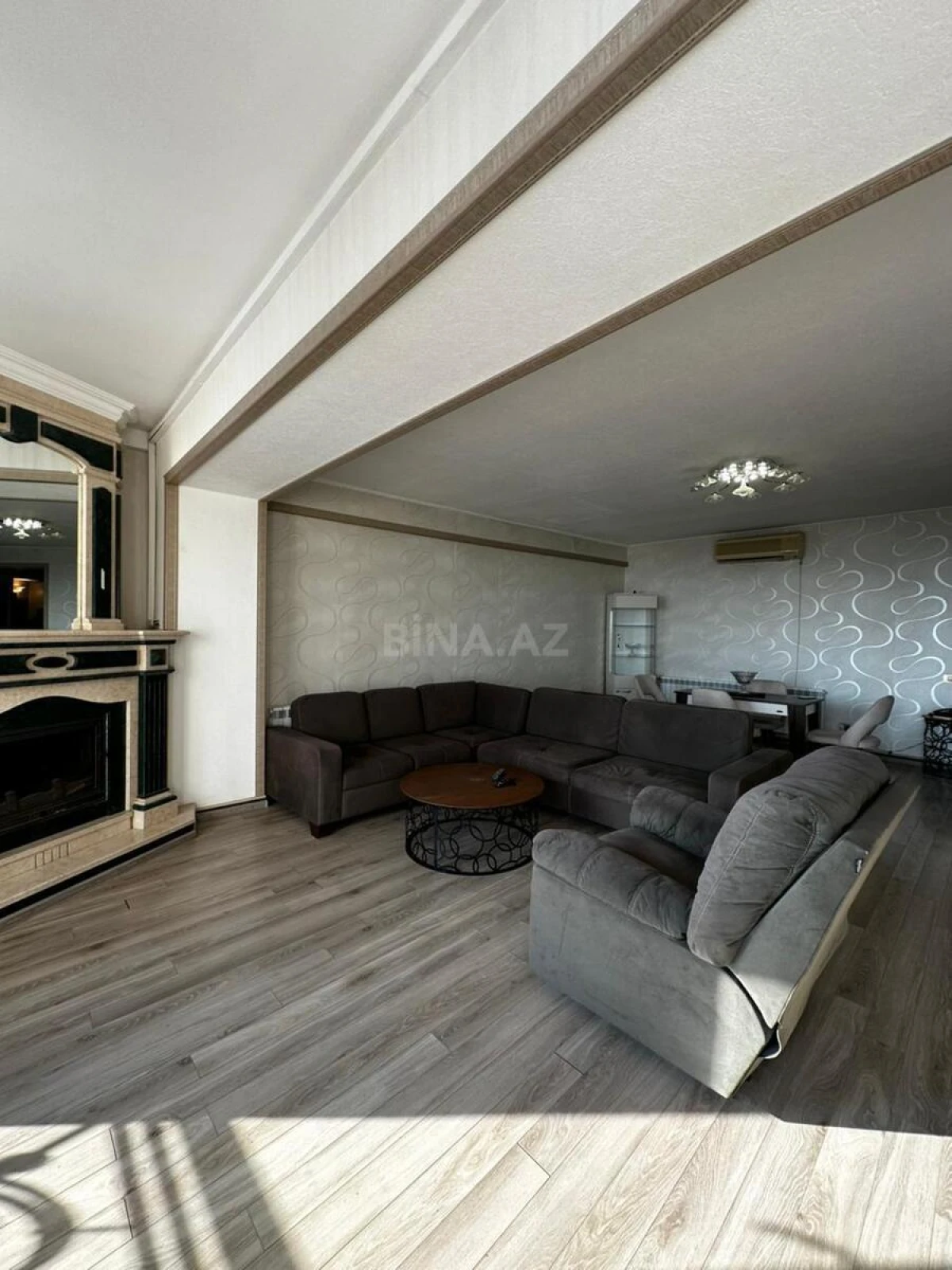 Kirayə verilir 2 otaqlı mənzil 130 m²