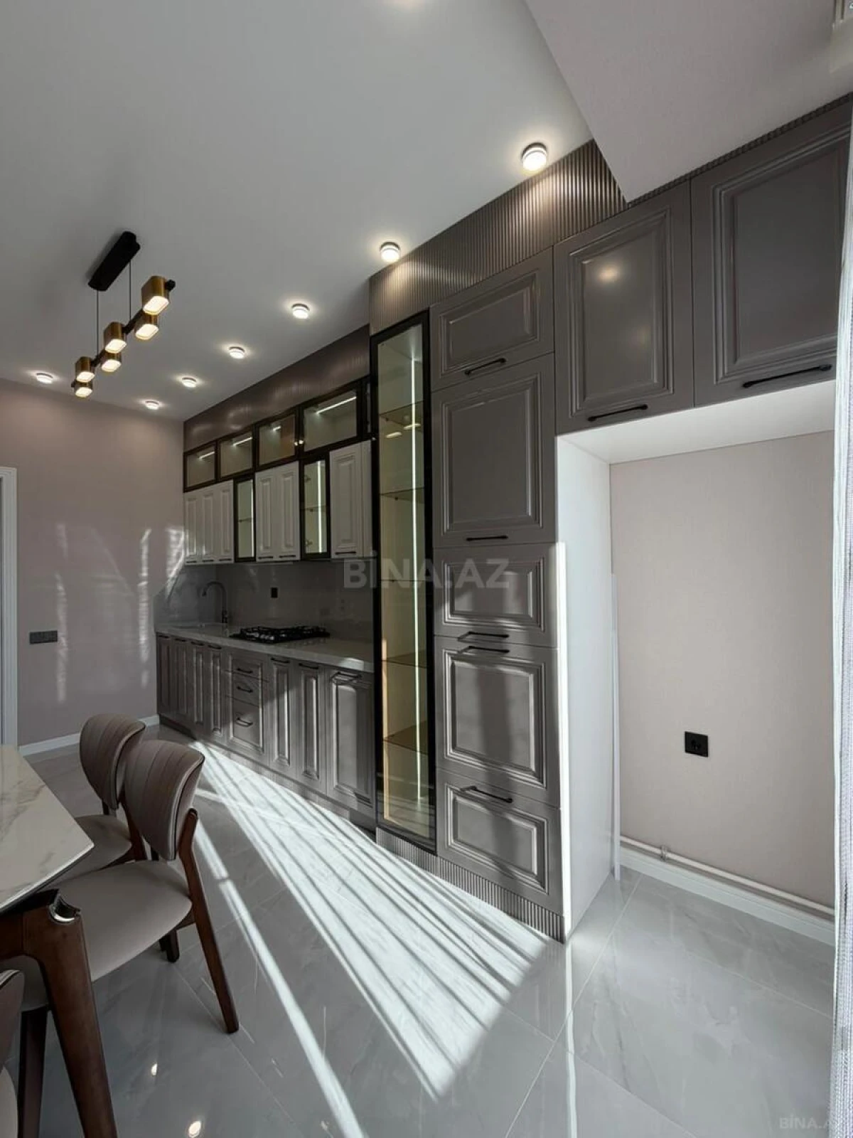 Satılır 3 otaqlı mənzil 115 m²