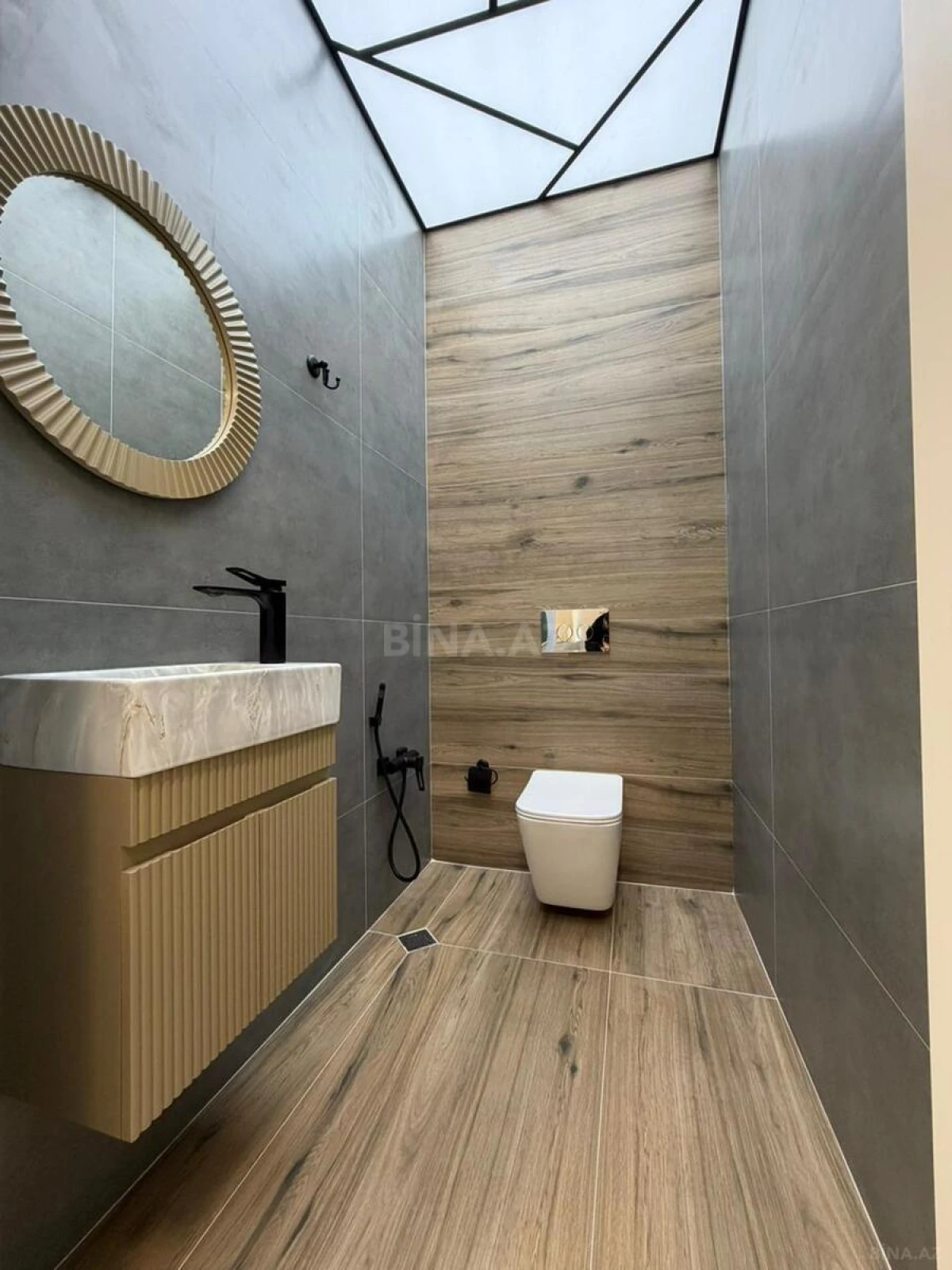 Satılır 3 otaqlı mənzil 115 m²