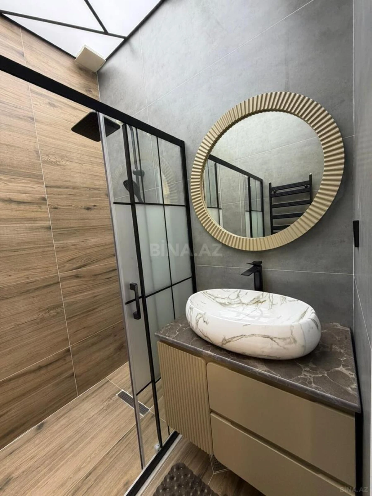 Satılır 3 otaqlı mənzil 115 m²