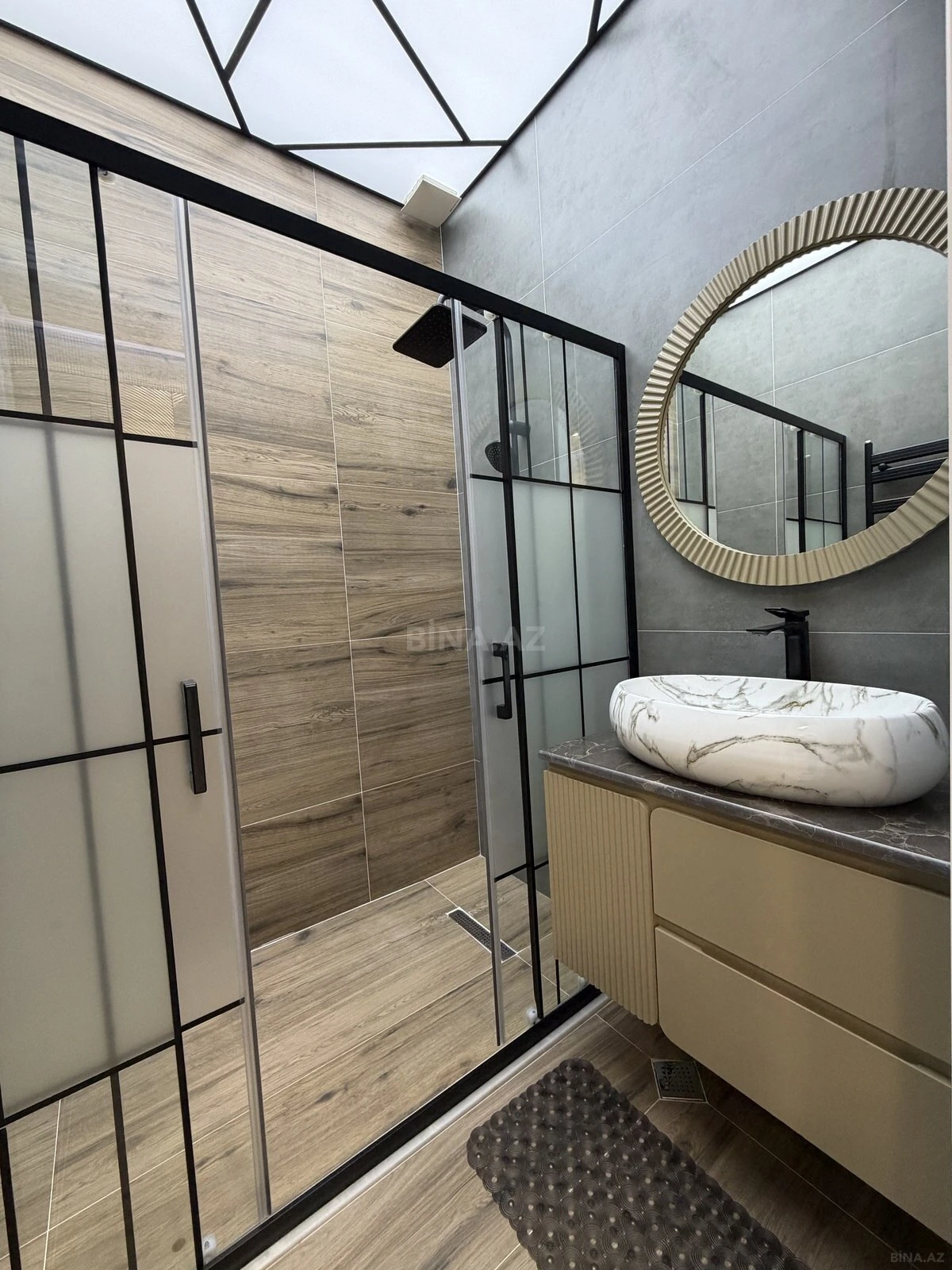 Satılır 3 otaqlı mənzil 105 m²