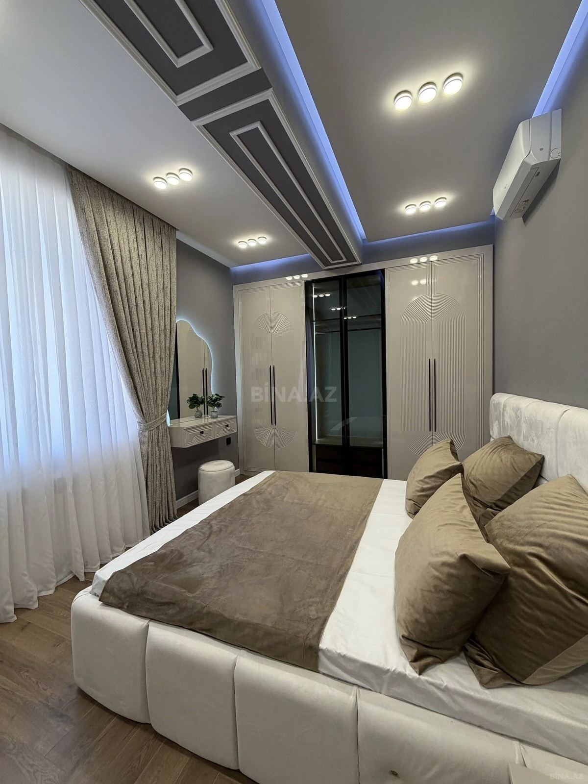 Satılır 3 otaqlı mənzil 105 m²