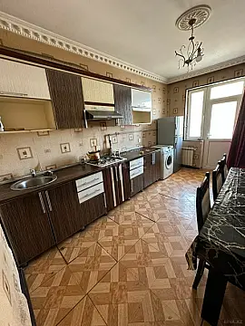 Kirayə verilir 2 otaqlı mənzil 100 m²