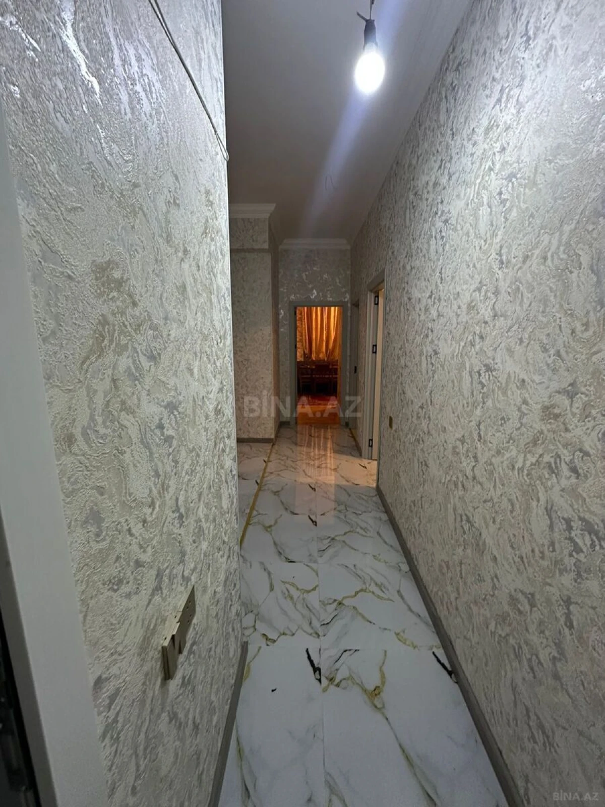 Kirayə verilir 2 otaqlı mənzil 70 m²