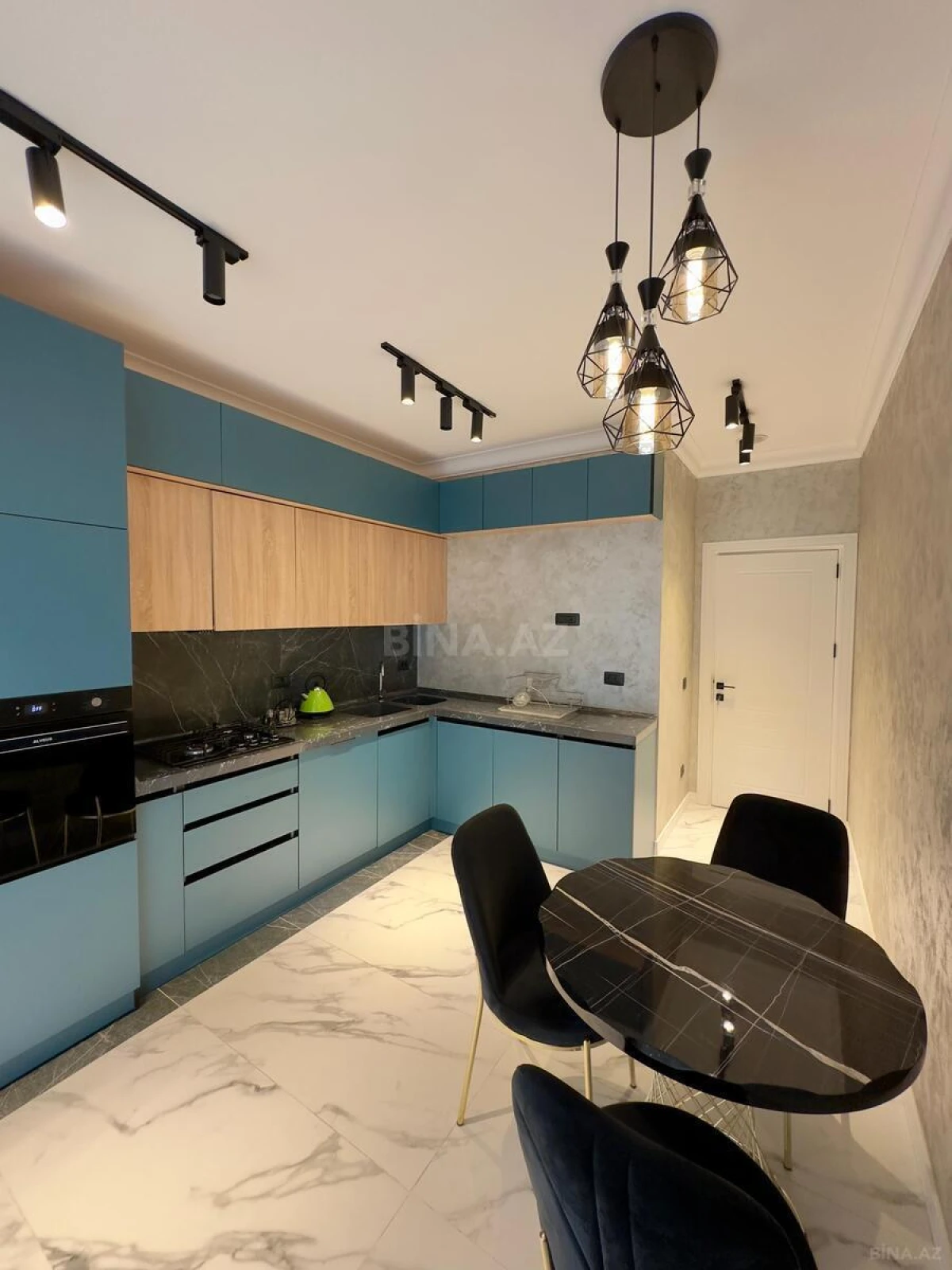 Kirayə verilir 2 otaqlı mənzil 75 m²