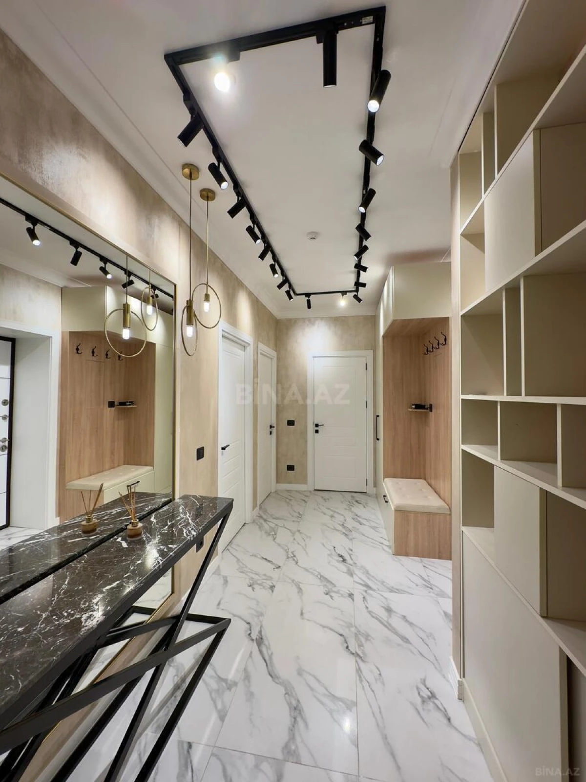 Kirayə verilir 2 otaqlı mənzil 75 m²