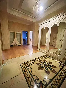 Satılır 2 otaqlı mənzil 98 m²