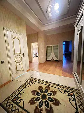 Satılır 2 otaqlı mənzil 98 m²