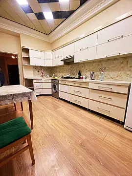 Satılır 2 otaqlı mənzil 98 m²