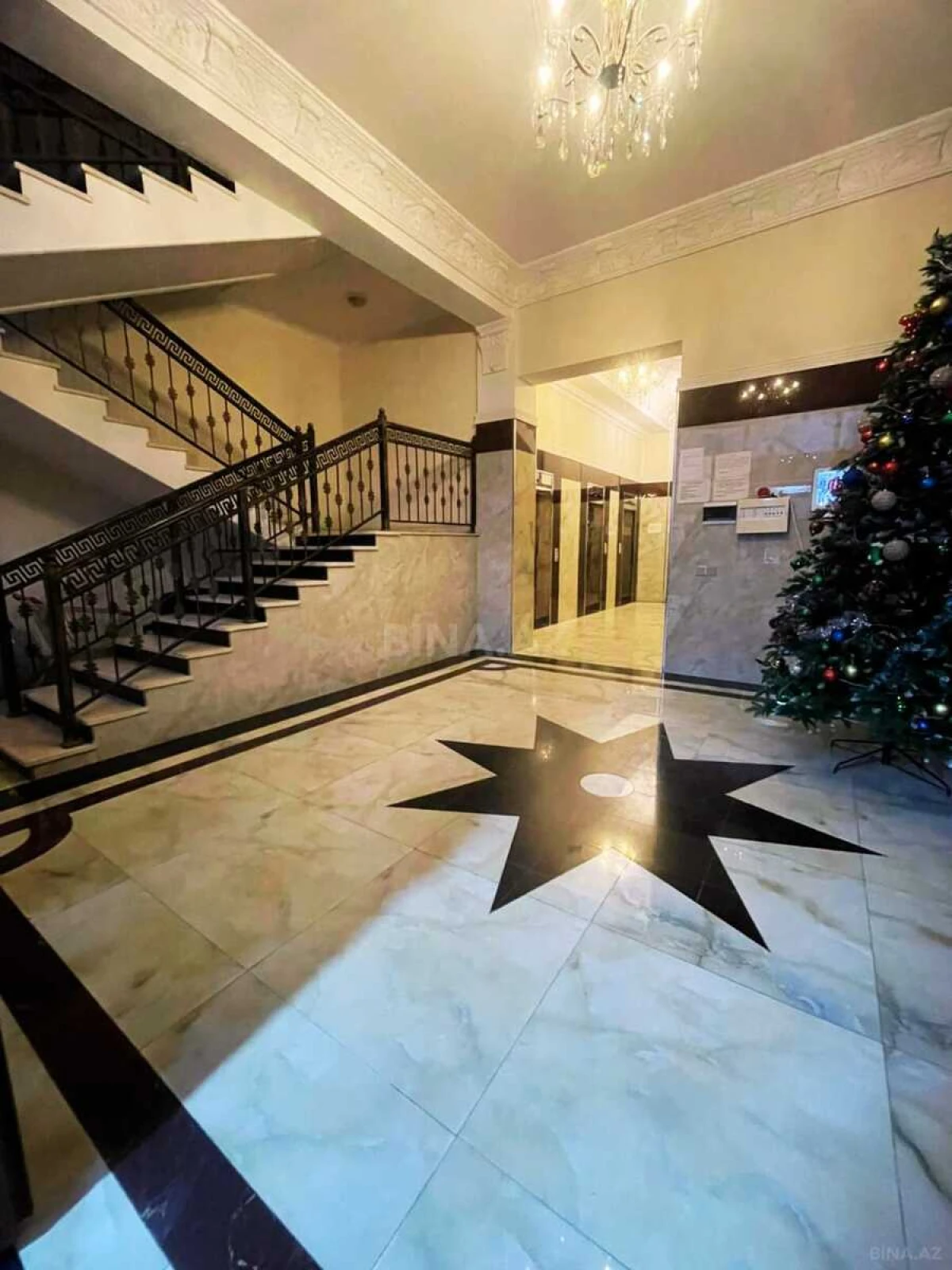 Satılır 2 otaqlı mənzil 98 m²