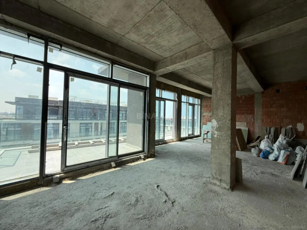 Satılır 3 otaqlı mənzil 122 m²