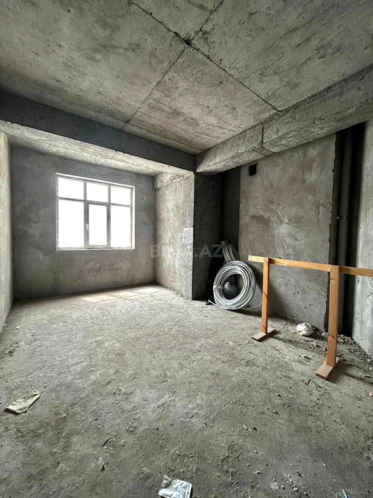 Satılır 2 otaqlı mənzil 94 m²