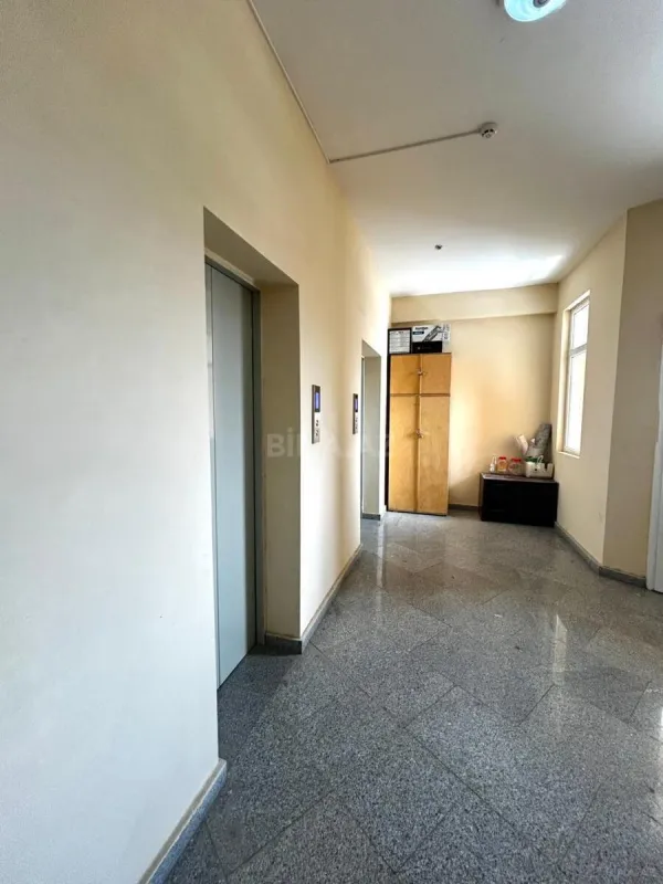 Satılır 2 otaqlı mənzil 94 m²