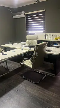 Kirayə verilir 4 otaqlı ofis 130 m²