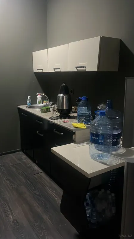 Kirayə verilir 4 otaqlı ofis 130 m²