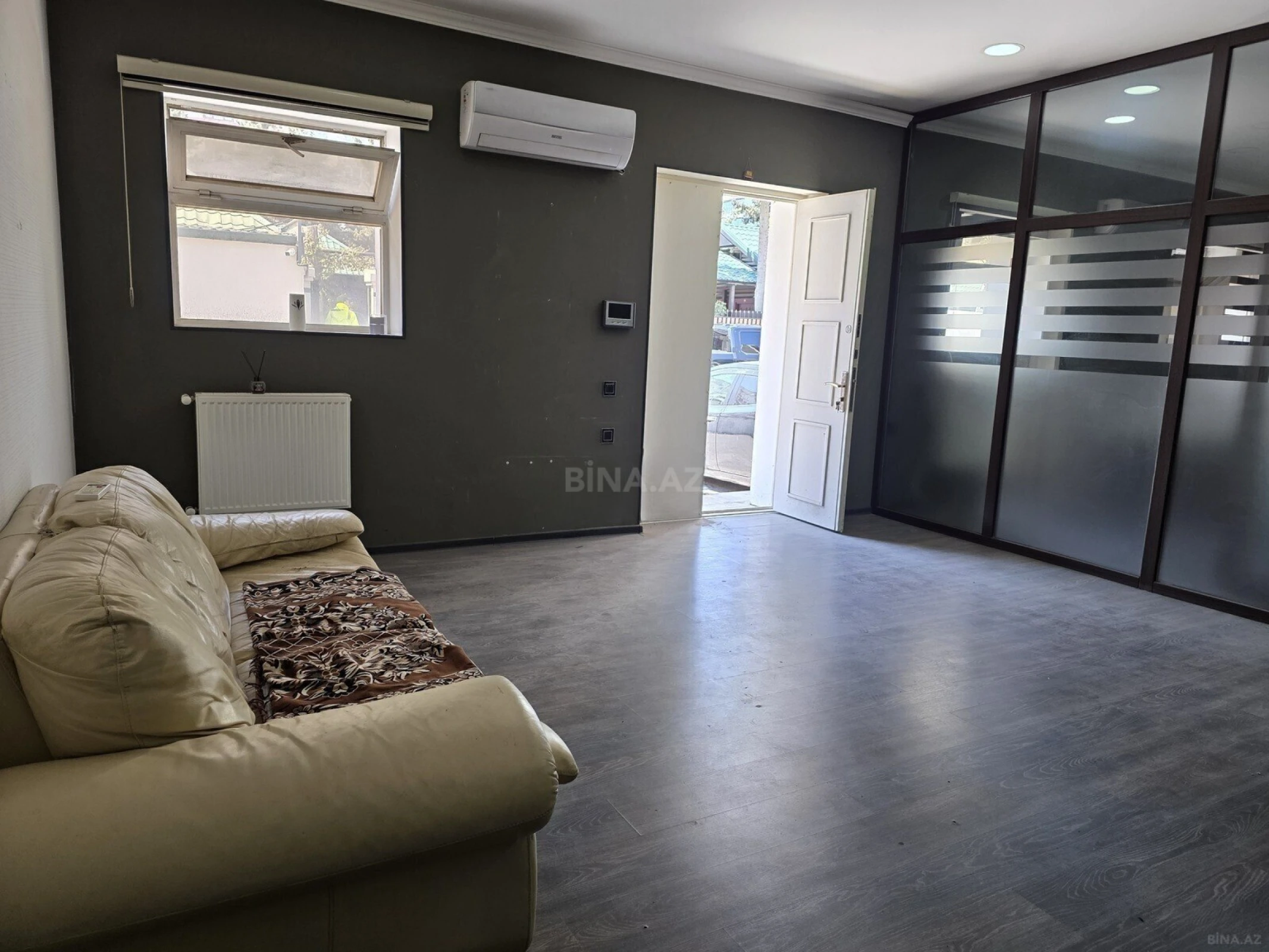 Kirayə verilir 4 otaqlı ofis 130 m²