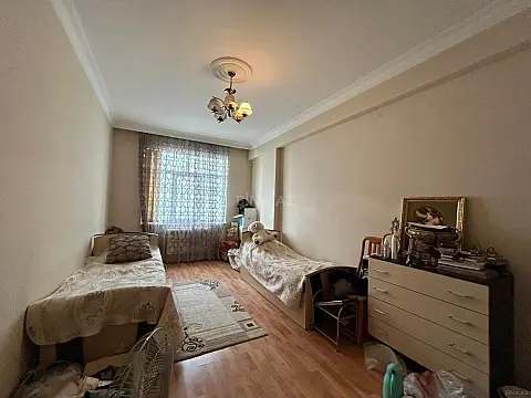 Satılır 3 otaqlı mənzil 125 m²