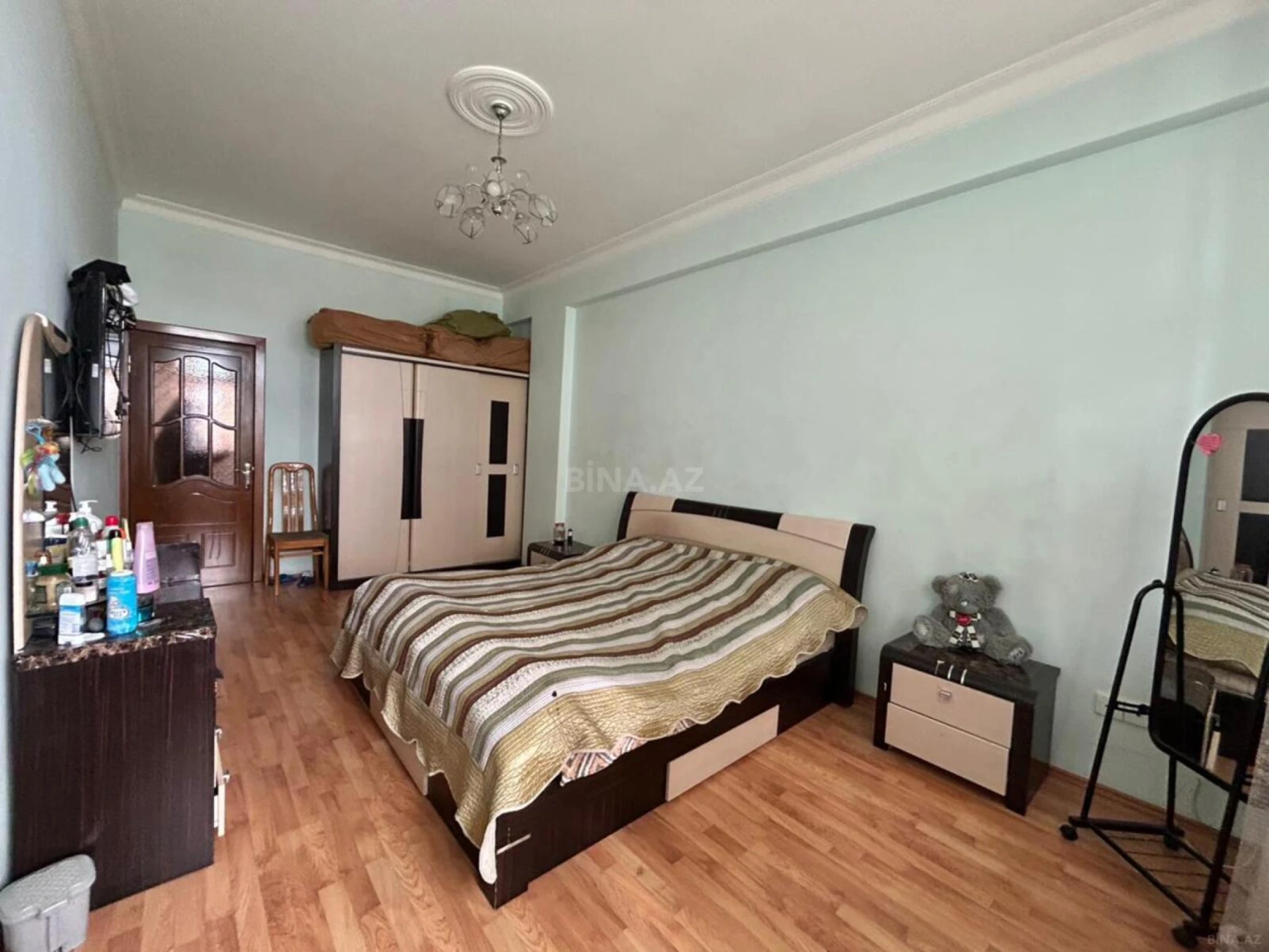 Satılır 3 otaqlı mənzil 125 m²