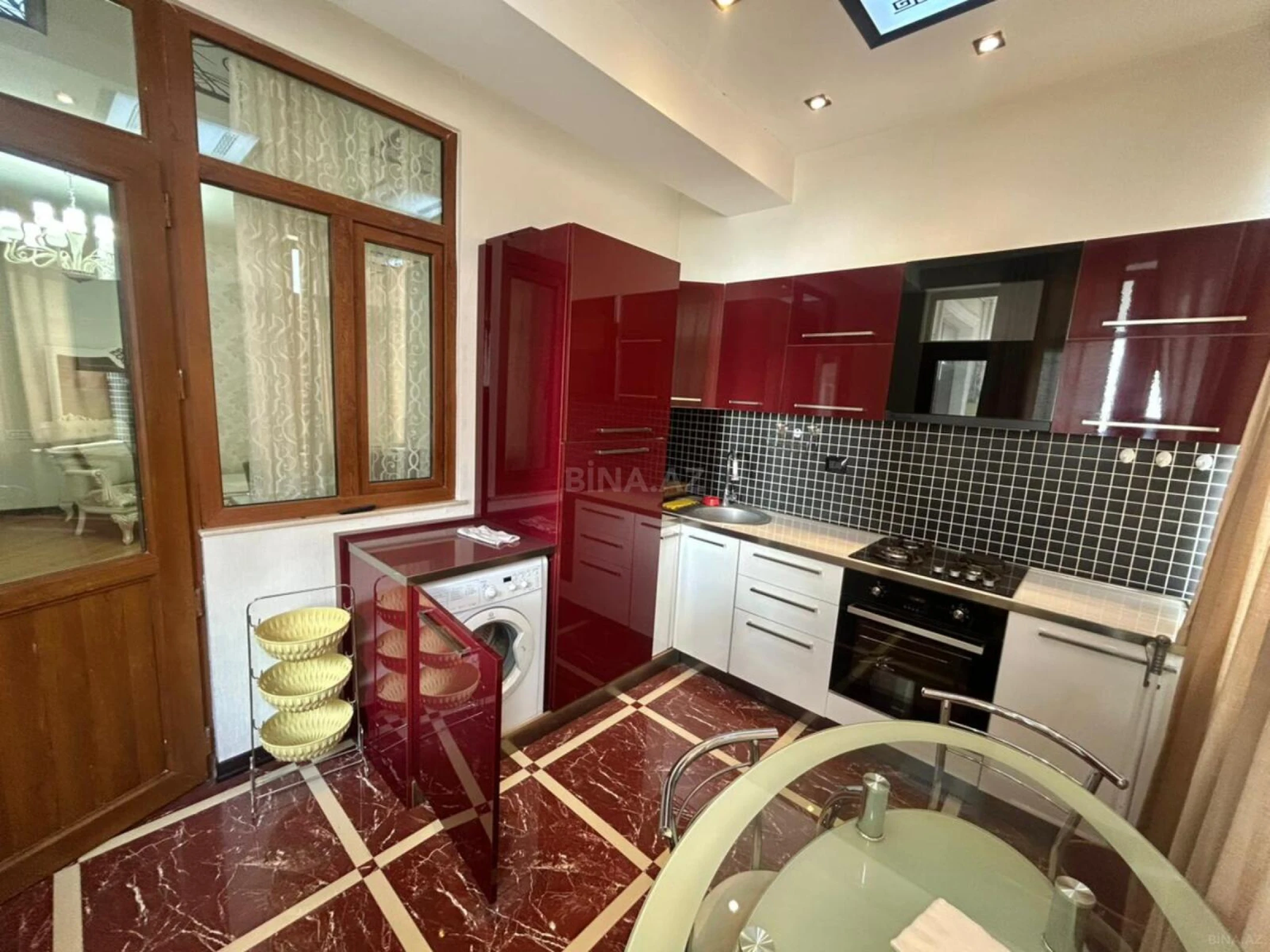 Satılır 3 otaqlı mənzil 120 m²