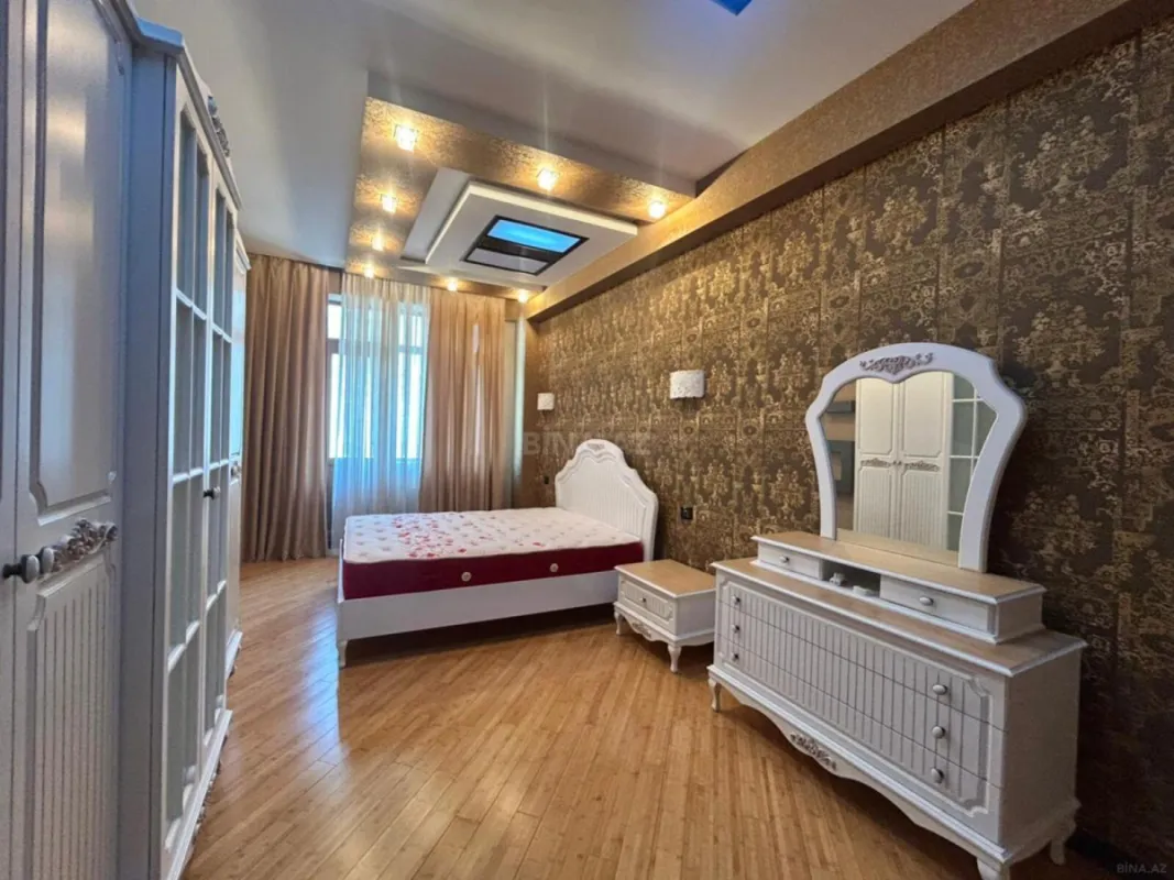 Satılır 3 otaqlı mənzil 120 m²