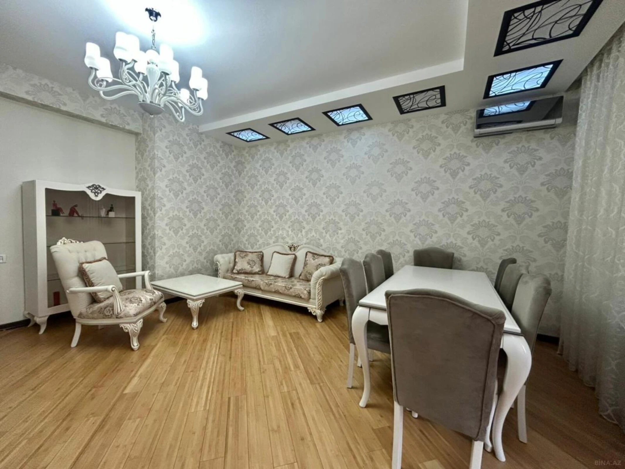 Satılır 3 otaqlı mənzil 120 m²