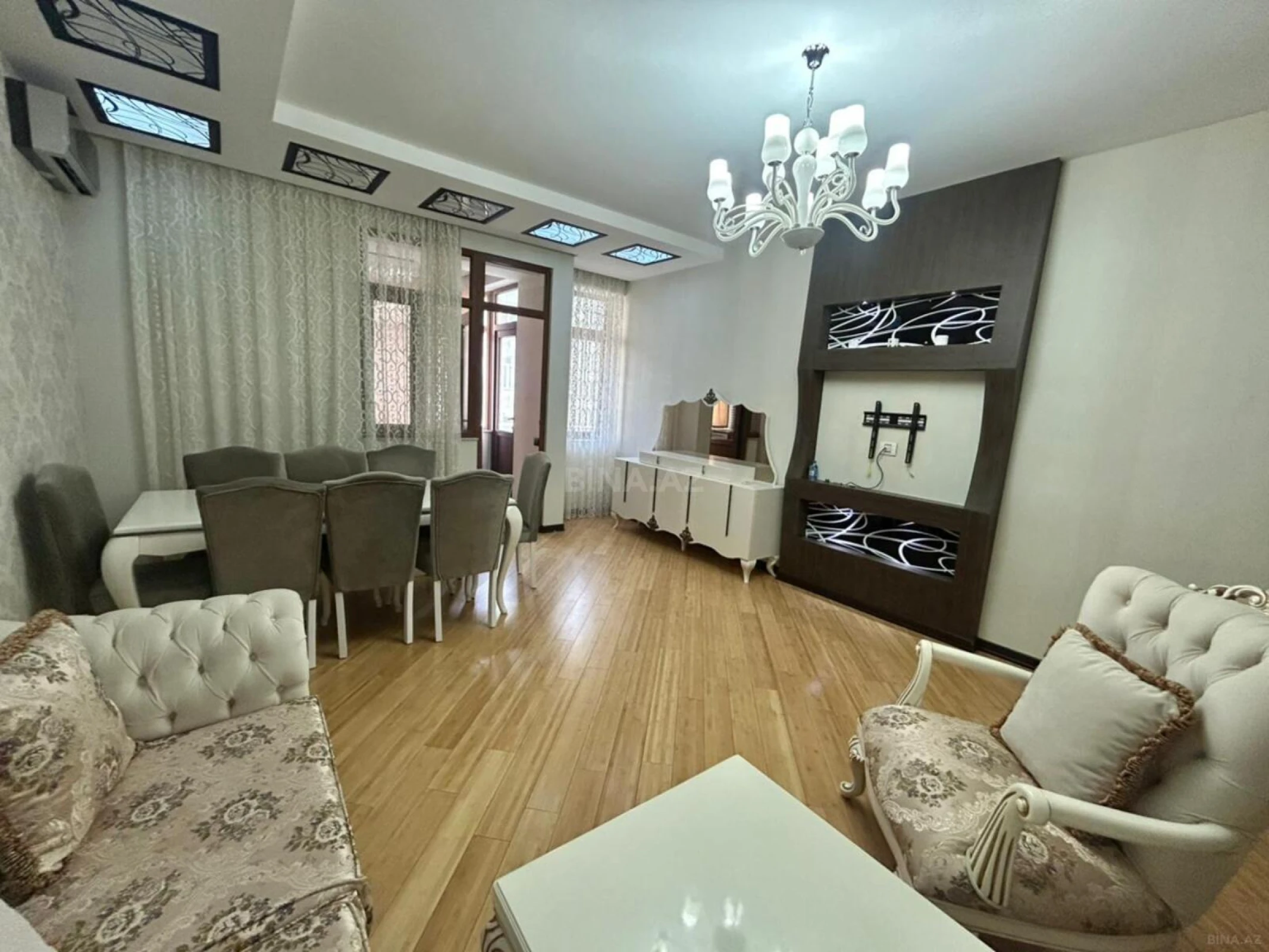 Satılır 3 otaqlı mənzil 120 m²