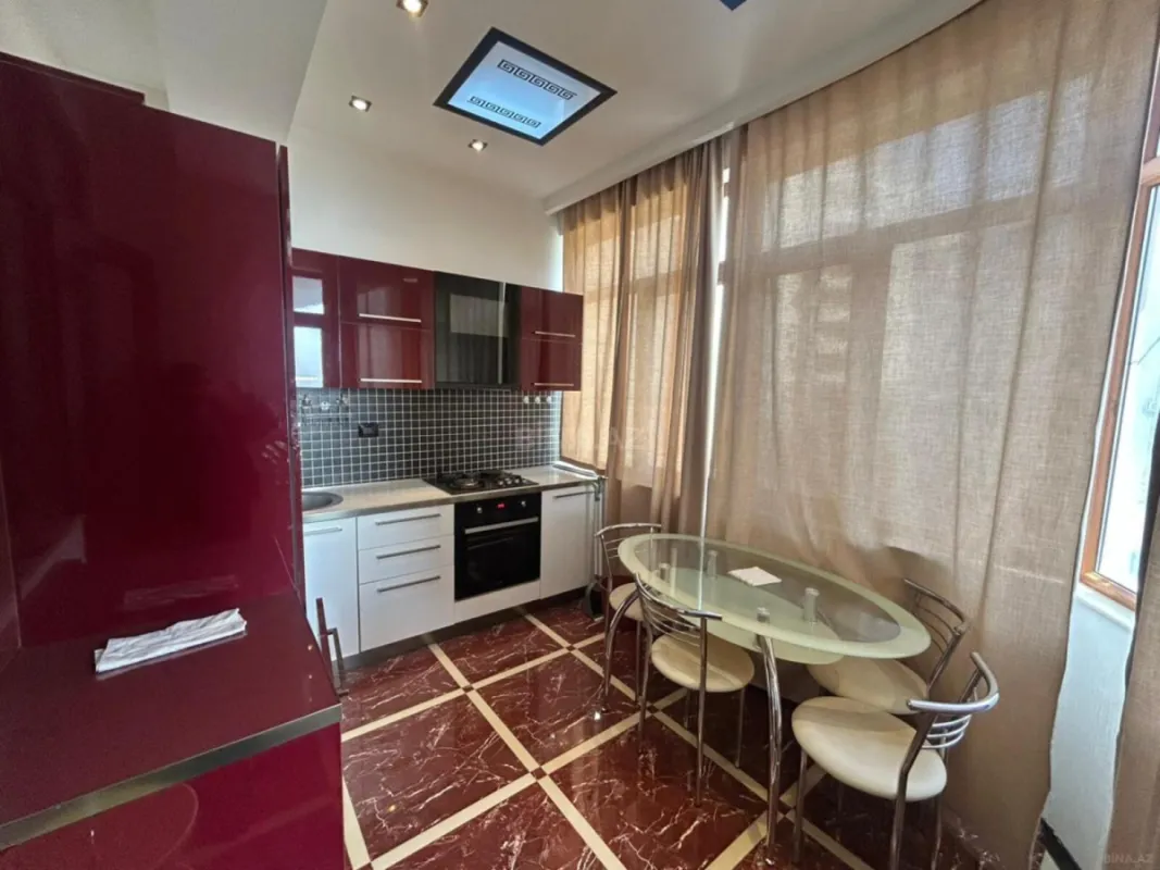 Satılır 3 otaqlı mənzil 120 m²