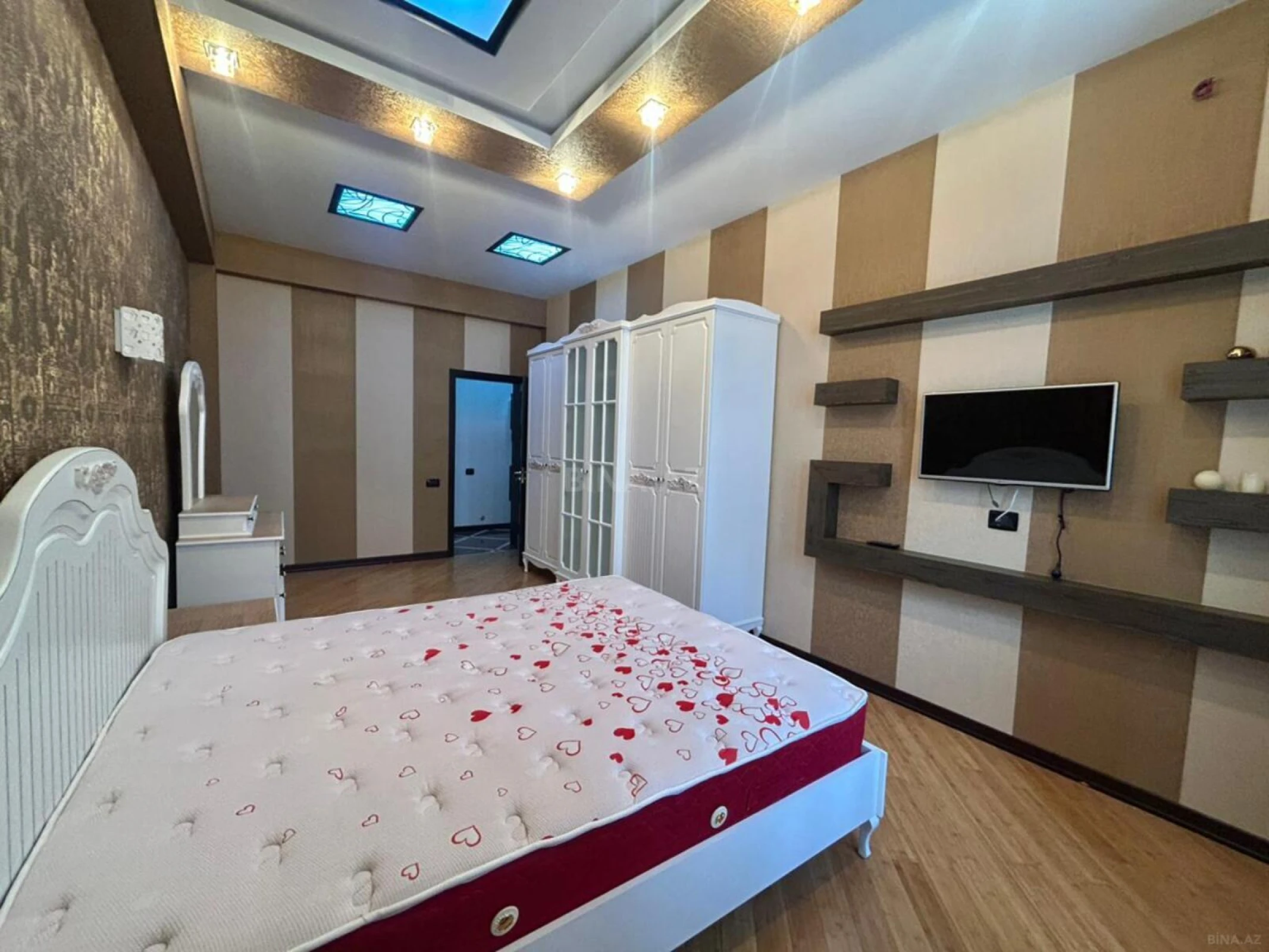 Satılır 3 otaqlı mənzil 120 m²