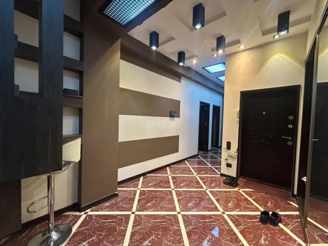 Satılır 3 otaqlı mənzil 120 m²