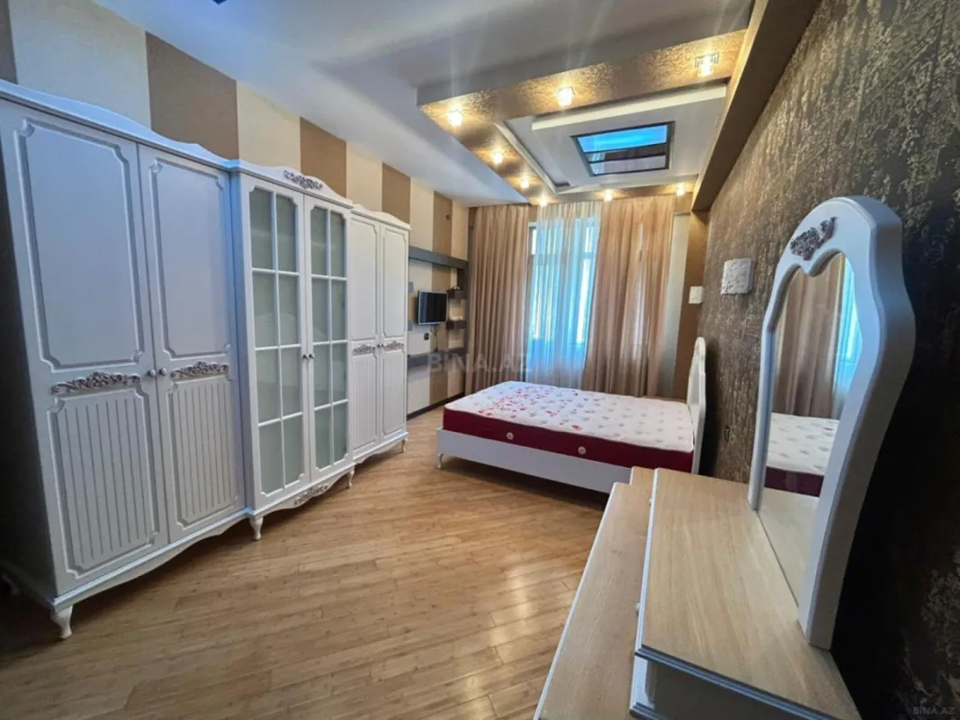 Satılır 3 otaqlı mənzil 120 m²