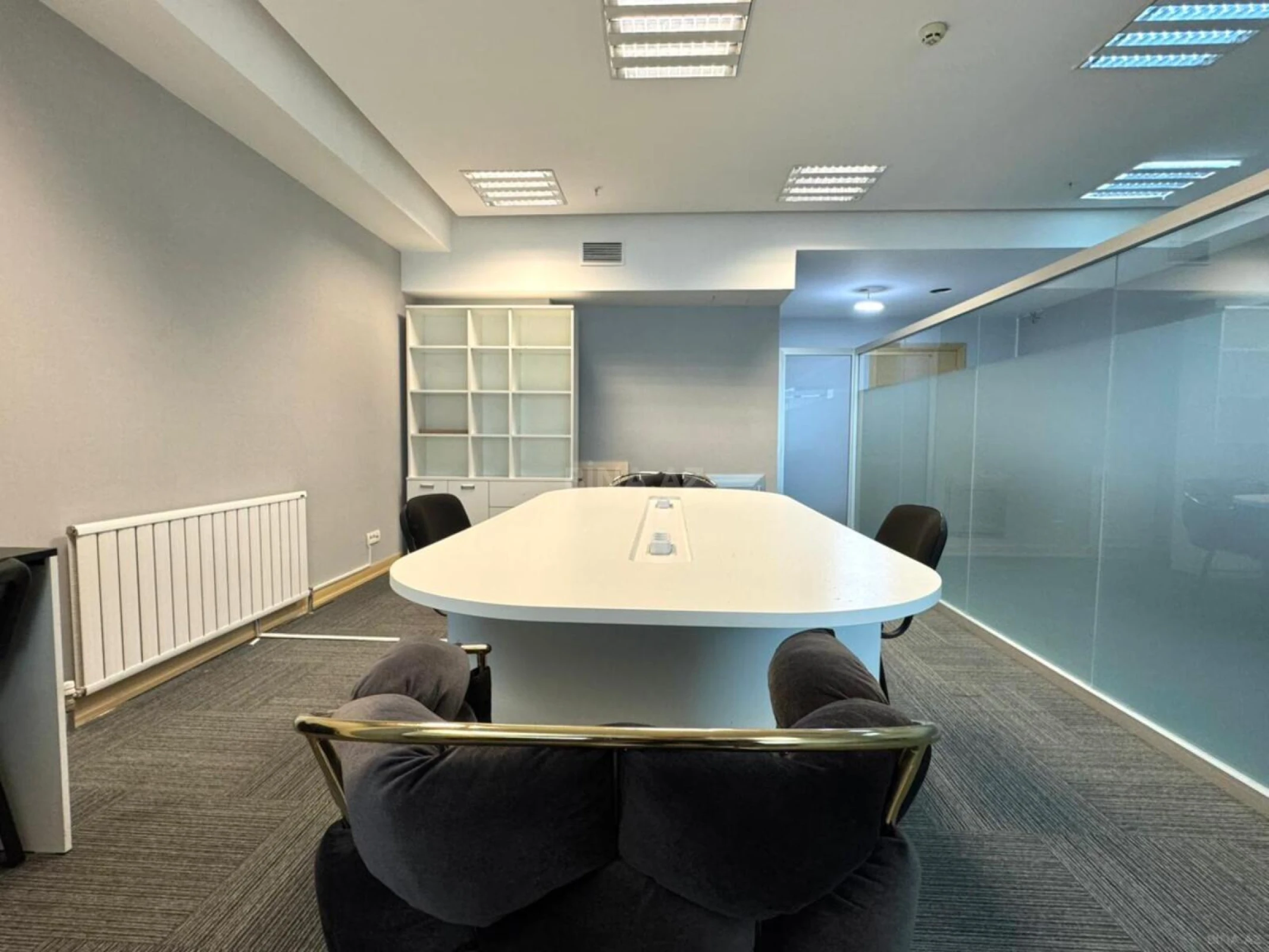 Kirayə verilir 3 otaqlı ofis 101 m²